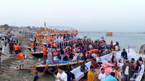 Normal Wooden Boat - Dev Deepawali boat booking Varanasi